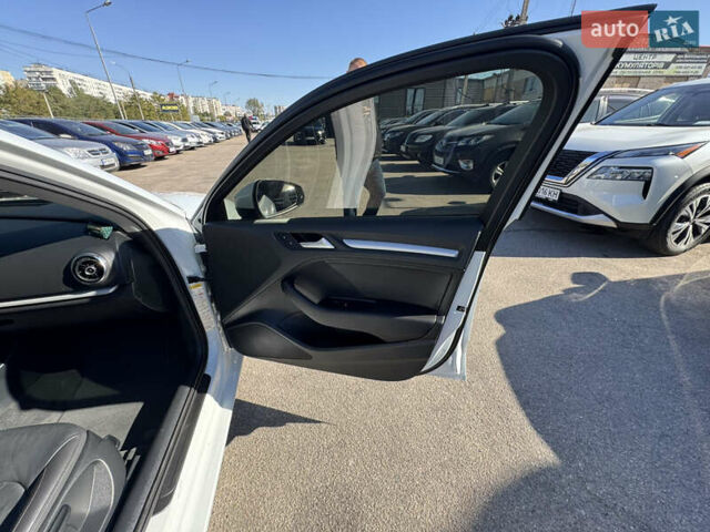 Белый Ауди А3, объемом двигателя 1.8 л и пробегом 140 тыс. км за 13500 $, фото 20 на Automoto.ua