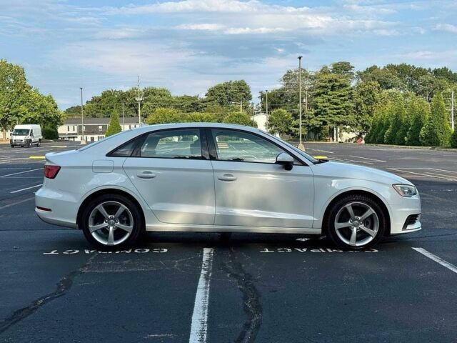 Белый Ауди А3, объемом двигателя 1.8 л и пробегом 132 тыс. км за 7000 $, фото 3 на Automoto.ua