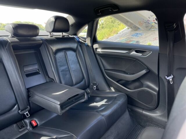 Білий Ауді А3, об'ємом двигуна 1.8 л та пробігом 198 тис. км за 13499 $, фото 3 на Automoto.ua