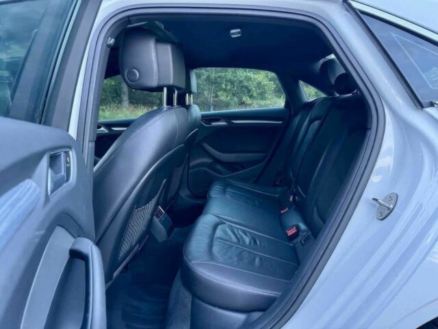 Білий Ауді А3, об'ємом двигуна 1.8 л та пробігом 72 тис. км за 4400 $, фото 10 на Automoto.ua