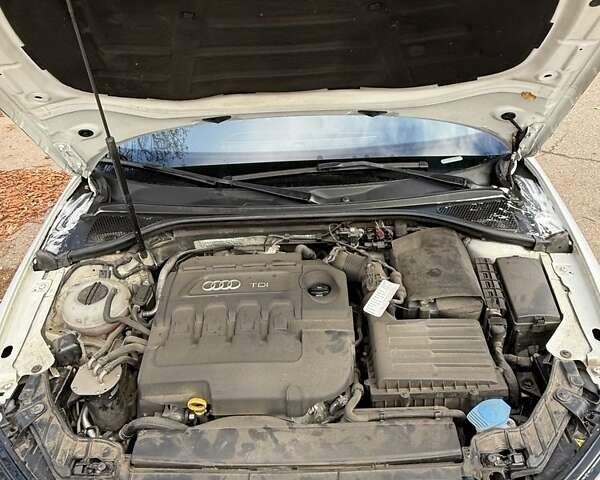 Білий Ауді А3, об'ємом двигуна 1.6 л та пробігом 120 тис. км за 15500 $, фото 13 на Automoto.ua