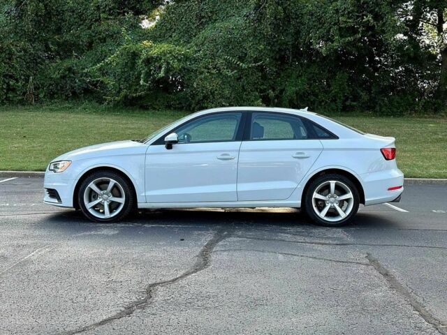 Белый Ауди А3, объемом двигателя 1.8 л и пробегом 132 тыс. км за 7000 $, фото 4 на Automoto.ua