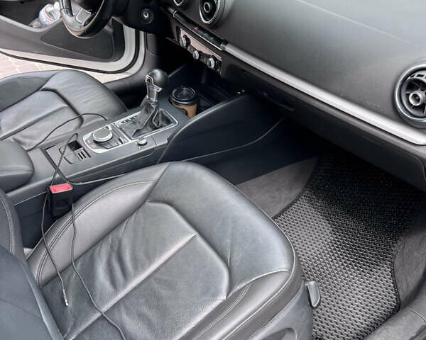 Белый Ауди А3, объемом двигателя 1.8 л и пробегом 180 тыс. км за 10400 $, фото 27 на Automoto.ua
