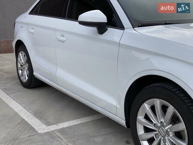 Білий Ауді А3, об'ємом двигуна 1.6 л та пробігом 175 тис. км за 15000 $, фото 12 на Automoto.ua