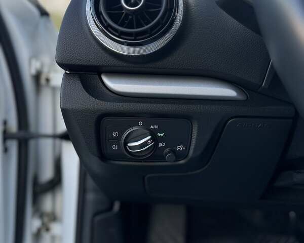 Ауді А3 2015 у Трускавце на Automoto.ua Білий Ауді А3, об'ємом двигуна 1.6 л та пробігом 74 тис. км за 17000 $, фото 15 на Automoto.ua