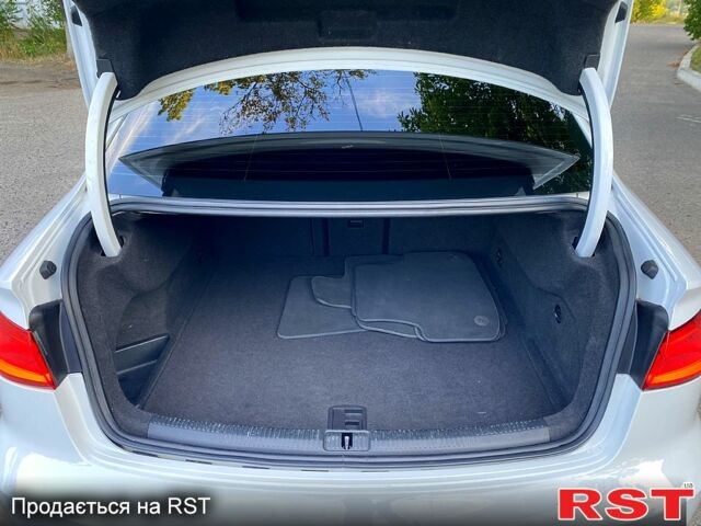 Белый Ауди А3, объемом двигателя 2 л и пробегом 155 тыс. км за 12500 $, фото 8 на Automoto.ua