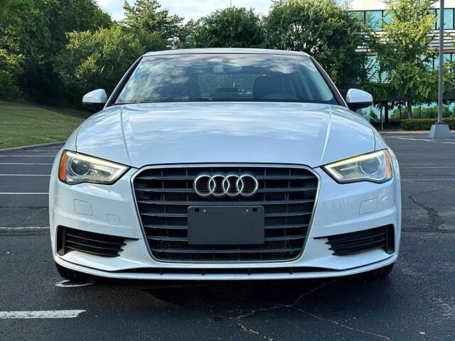 Белый Ауди А3, объемом двигателя 1.8 л и пробегом 132 тыс. км за 7000 $, фото 1 на Automoto.ua