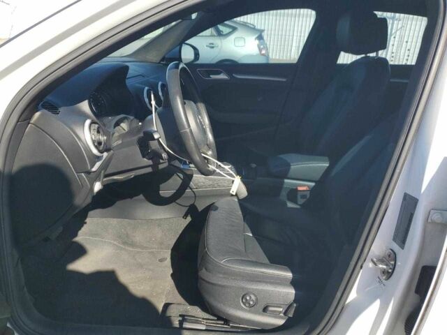 Ауді А3 2015 у Дніпро (Дніпропетровську) на Automoto.ua Білий Ауді А3, об'ємом двигуна 1.8 л та пробігом 162 тис. км за 2100 $, фото 6 на Automoto.ua