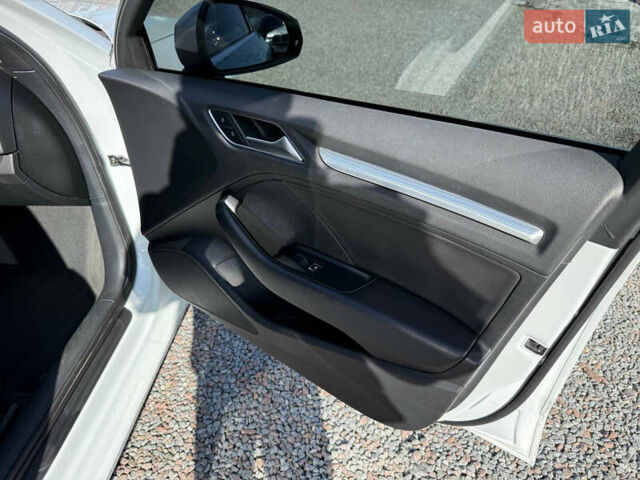 Білий Ауді А3, об'ємом двигуна 1.8 л та пробігом 188 тис. км за 13800 $, фото 56 на Automoto.ua