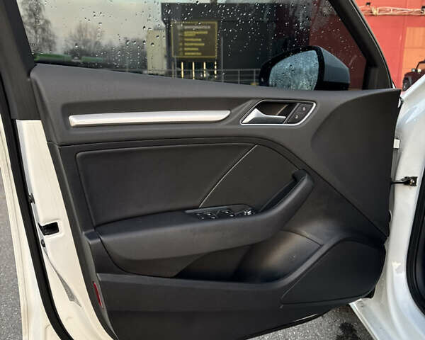 Белый Ауди А3, объемом двигателя 1.6 л и пробегом 245 тыс. км за 13500 $, фото 21 на Automoto.ua