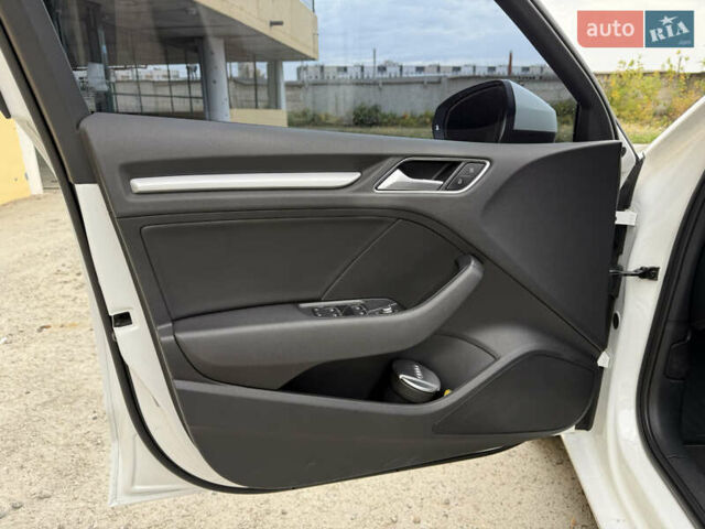 Білий Ауді А3, об'ємом двигуна 1.6 л та пробігом 80 тис. км за 16300 $, фото 10 на Automoto.ua