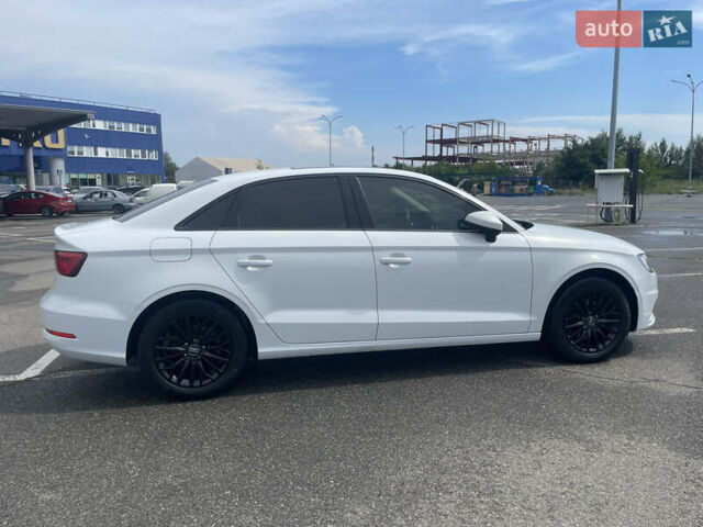 Білий Ауді А3, об'ємом двигуна 1.97 л та пробігом 63 тис. км за 20200 $, фото 12 на Automoto.ua