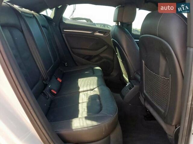 Белый Ауди А3, объемом двигателя 1.8 л и пробегом 35 тыс. км за 2000 $, фото 9 на Automoto.ua