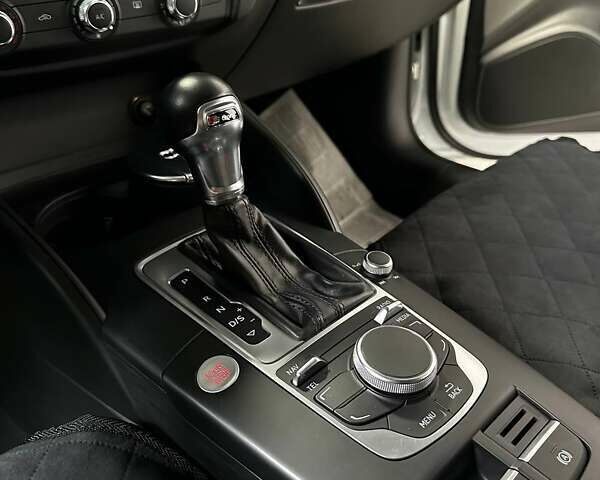 Белый Ауди А3, объемом двигателя 1.97 л и пробегом 75 тыс. км за 17800 $, фото 10 на Automoto.ua