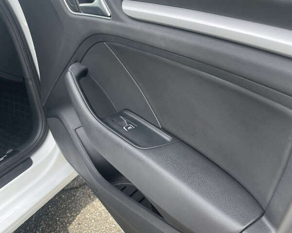 Білий Ауді А3, об'ємом двигуна 1.97 л та пробігом 63 тис. км за 20200 $, фото 33 на Automoto.ua