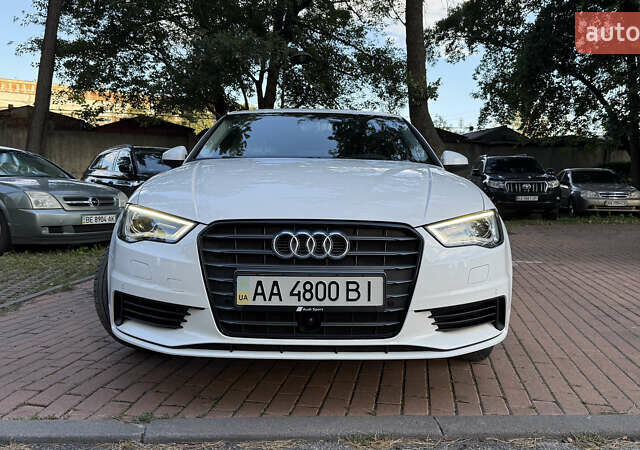 Белый Ауди А3, объемом двигателя 1.4 л и пробегом 64 тыс. км за 19000 $, фото 2 на Automoto.ua