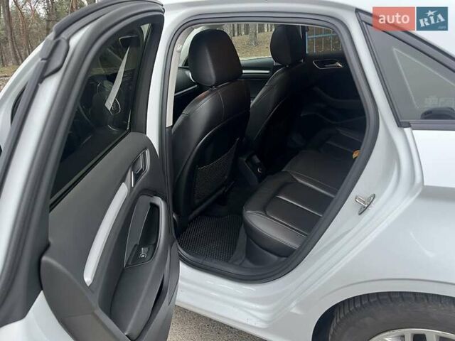 Белый Ауди А3, объемом двигателя 2 л и пробегом 116 тыс. км за 20000 $, фото 8 на Automoto.ua