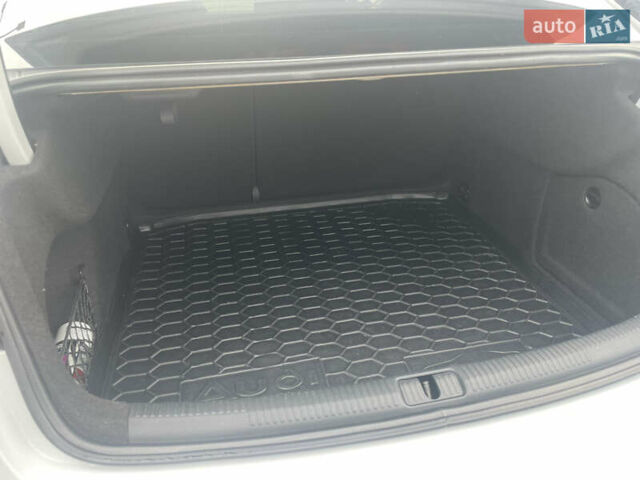 Білий Ауді А3, об'ємом двигуна 1.97 л та пробігом 63 тис. км за 20200 $, фото 48 на Automoto.ua