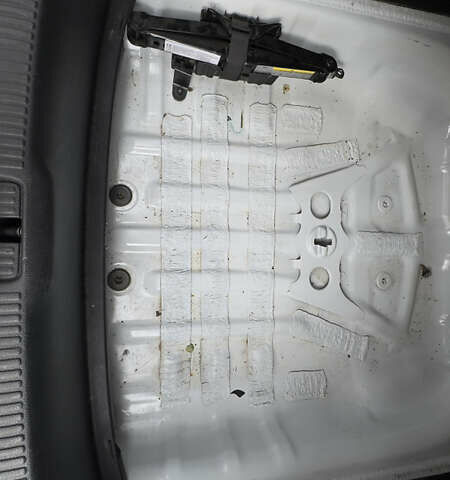 Білий Ауді А3, об'ємом двигуна 1.98 л та пробігом 148 тис. км за 16000 $, фото 44 на Automoto.ua