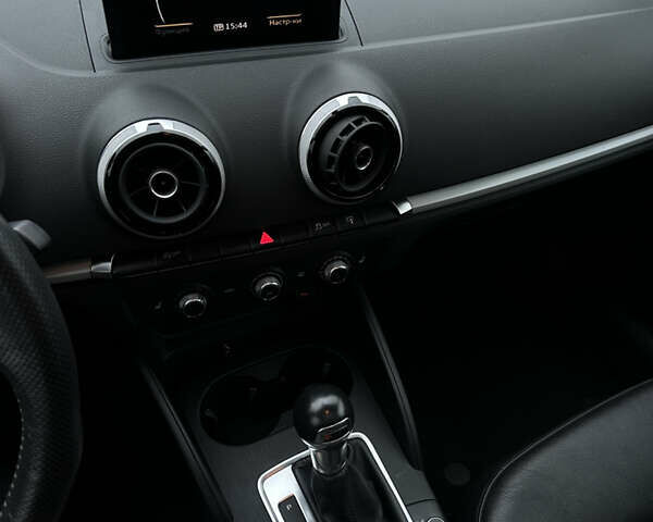 Белый Ауди А3, объемом двигателя 2 л и пробегом 130 тыс. км за 18000 $, фото 10 на Automoto.ua