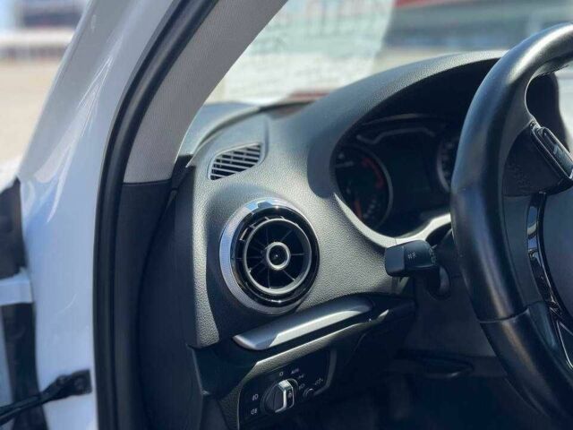 Ауди А3 2016 в Корсунь-Шевченковском на Automoto.ua Белый Ауди А3, объемом двигателя 2 л и пробегом 159 тыс. км за 17500 $, фото 18 на Automoto.ua