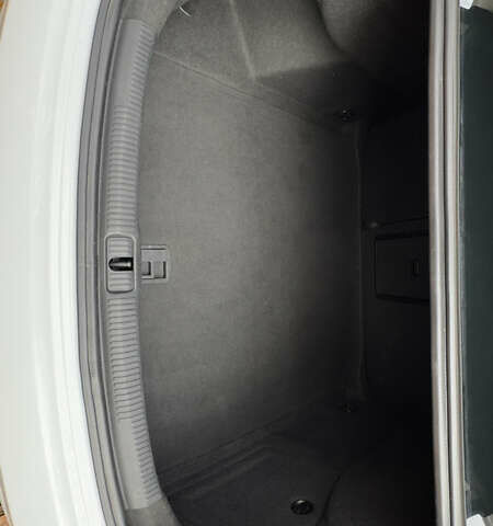 Білий Ауді А3, об'ємом двигуна 1.98 л та пробігом 148 тис. км за 16000 $, фото 42 на Automoto.ua