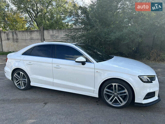 Белый Ауди А3, объемом двигателя 2 л и пробегом 205 тыс. км за 19999 $, фото 4 на Automoto.ua