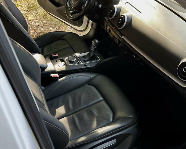 Белый Ауди А3, объемом двигателя 1.8 л и пробегом 190 тыс. км за 13300 $, фото 12 на Automoto.ua