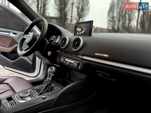 Білий Ауді А3, об'ємом двигуна 2 л та пробігом 158 тис. км за 14999 $, фото 21 на Automoto.ua