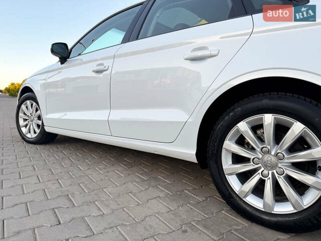 Белый Ауди А3, объемом двигателя 1.6 л и пробегом 56 тыс. км за 16900 $, фото 9 на Automoto.ua