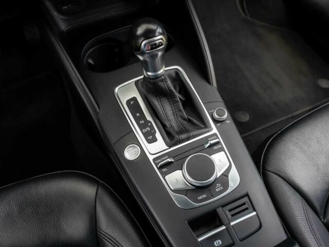 Білий Ауді А3, об'ємом двигуна 2 л та пробігом 73 тис. км за 11000 $, фото 18 на Automoto.ua