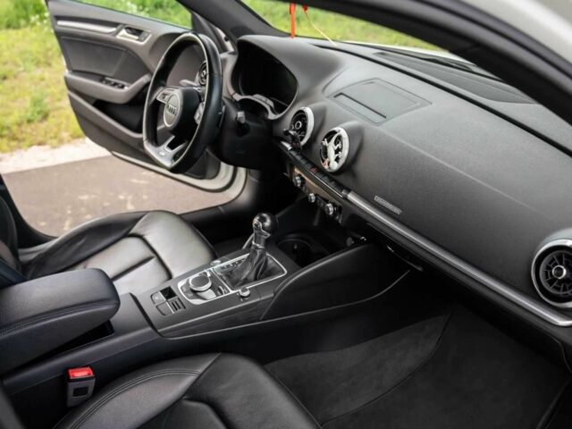 Білий Ауді А3, об'ємом двигуна 2 л та пробігом 73 тис. км за 11000 $, фото 12 на Automoto.ua