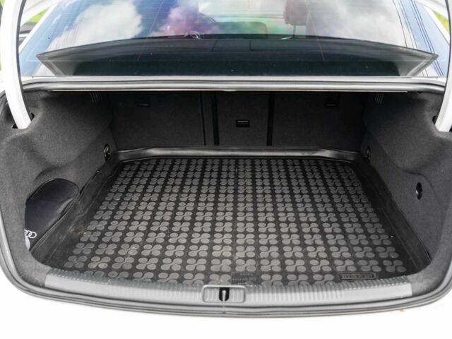 Білий Ауді А3, об'ємом двигуна 2 л та пробігом 73 тис. км за 11000 $, фото 19 на Automoto.ua