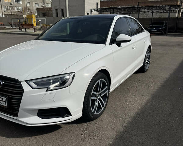 Белый Ауди А3, объемом двигателя 1.98 л и пробегом 80 тыс. км за 24000 $, фото 2 на Automoto.ua