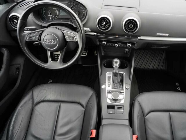 Белый Ауди А3, объемом двигателя 1.4 л и пробегом 53 тыс. км за 14500 $, фото 7 на Automoto.ua