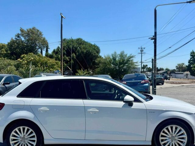 Білий Ауді А3, об'ємом двигуна 1.4 л та пробігом 62 тис. км за 7000 $, фото 5 на Automoto.ua