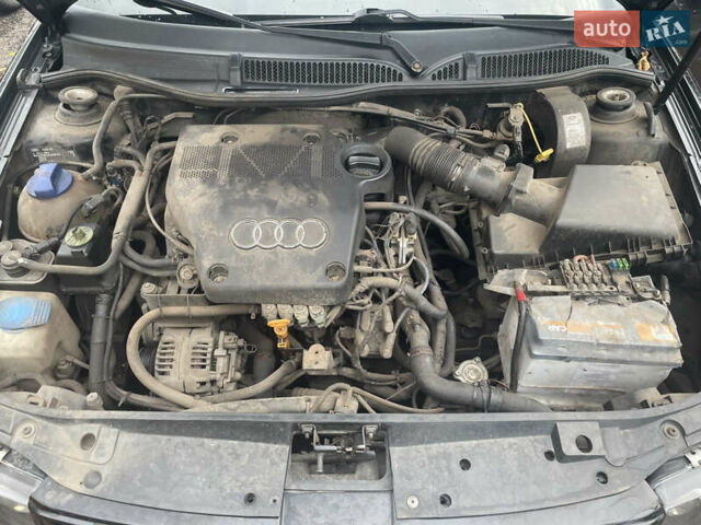 Черный Ауди А3, объемом двигателя 1.6 л и пробегом 300 тыс. км за 2700 $, фото 9 на Automoto.ua