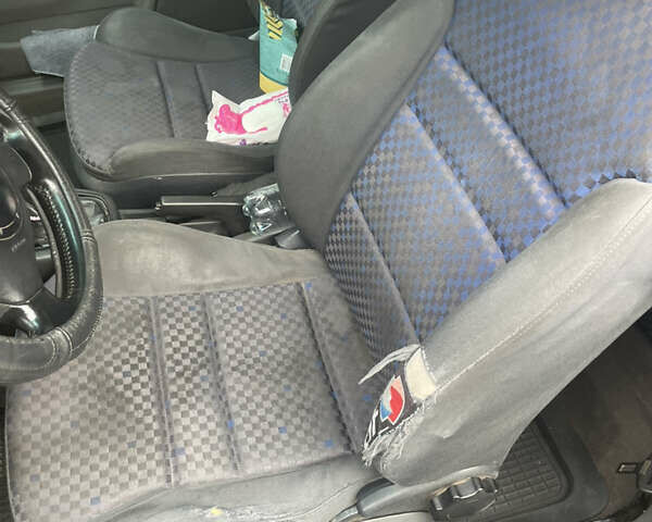 Черный Ауди А3, объемом двигателя 1.6 л и пробегом 300 тыс. км за 2700 $, фото 7 на Automoto.ua