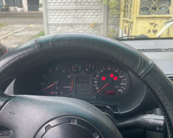 Черный Ауди А3, объемом двигателя 1.6 л и пробегом 300 тыс. км за 2700 $, фото 8 на Automoto.ua