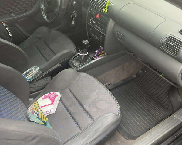 Черный Ауди А3, объемом двигателя 1.6 л и пробегом 300 тыс. км за 2700 $, фото 5 на Automoto.ua