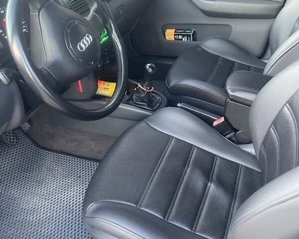 Черный Ауди А3, объемом двигателя 1.6 л и пробегом 297 тыс. км за 3900 $, фото 3 на Automoto.ua