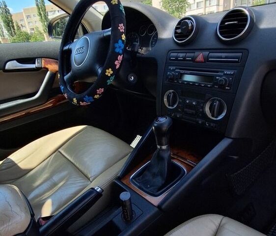 Ауди А3 2003 в Николаеве на Automoto.ua Черный Ауди А3, объемом двигателя 1.6 л и пробегом 282 тыс. км за 5800 $, фото 9 на Automoto.ua
