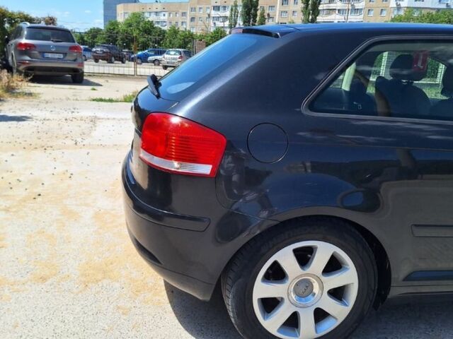 Ауди А3 2003 в Николаеве на Automoto.ua Черный Ауди А3, объемом двигателя 1.6 л и пробегом 282 тыс. км за 5800 $, фото 3 на Automoto.ua