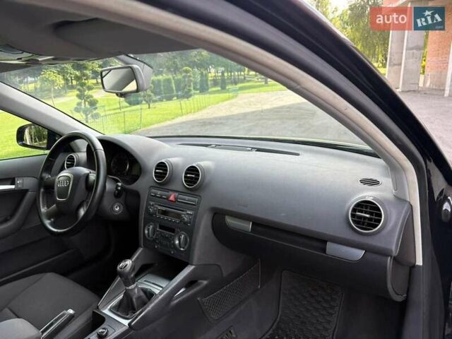 Черный Ауди А3, объемом двигателя 1.6 л и пробегом 195 тыс. км за 6400 $, фото 26 на Automoto.ua