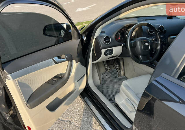 Черный Ауди А3, объемом двигателя 1.6 л и пробегом 259 тыс. км за 6400 $, фото 9 на Automoto.ua