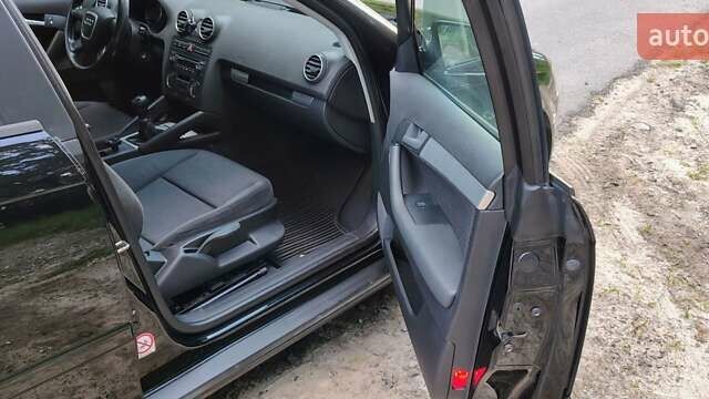 Черный Ауди А3, объемом двигателя 1.6 л и пробегом 237 тыс. км за 5800 $, фото 6 на Automoto.ua