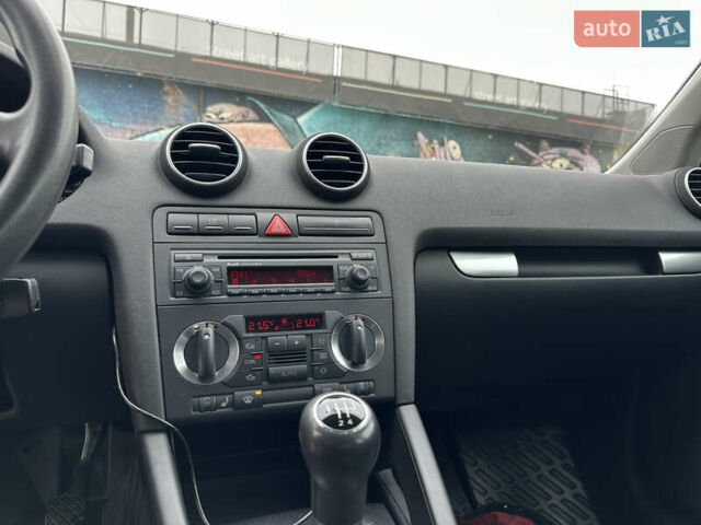 Черный Ауди А3, объемом двигателя 1.6 л и пробегом 205 тыс. км за 5800 $, фото 7 на Automoto.ua