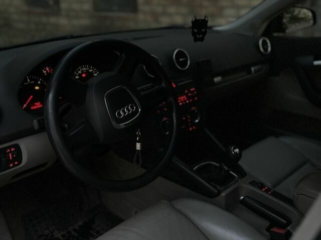 Черный Ауди А3, объемом двигателя 1.9 л и пробегом 300 тыс. км за 5400 $, фото 3 на Automoto.ua