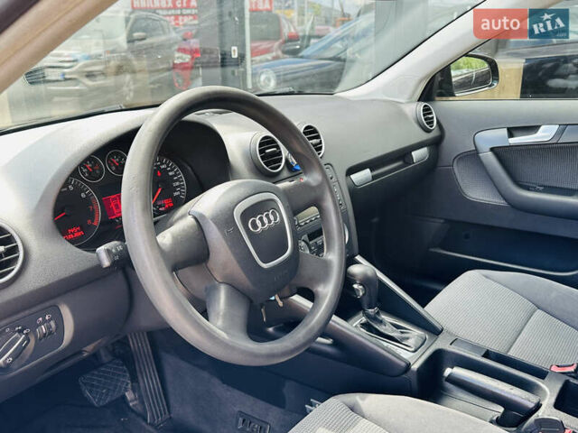 Чорний Ауді А3, об'ємом двигуна 1.6 л та пробігом 245 тис. км за 7600 $, фото 16 на Automoto.ua