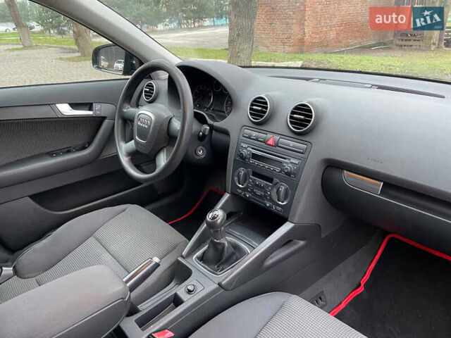 Черный Ауди А3, объемом двигателя 1.6 л и пробегом 200 тыс. км за 5950 $, фото 5 на Automoto.ua